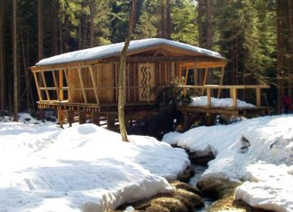 Wasserhaus im Winter